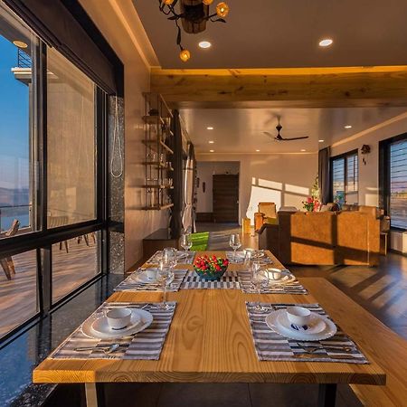Eyes On The Lake By Stayvista - A Hillside Villa With A Captivating View Of The River Poona Buitenkant foto