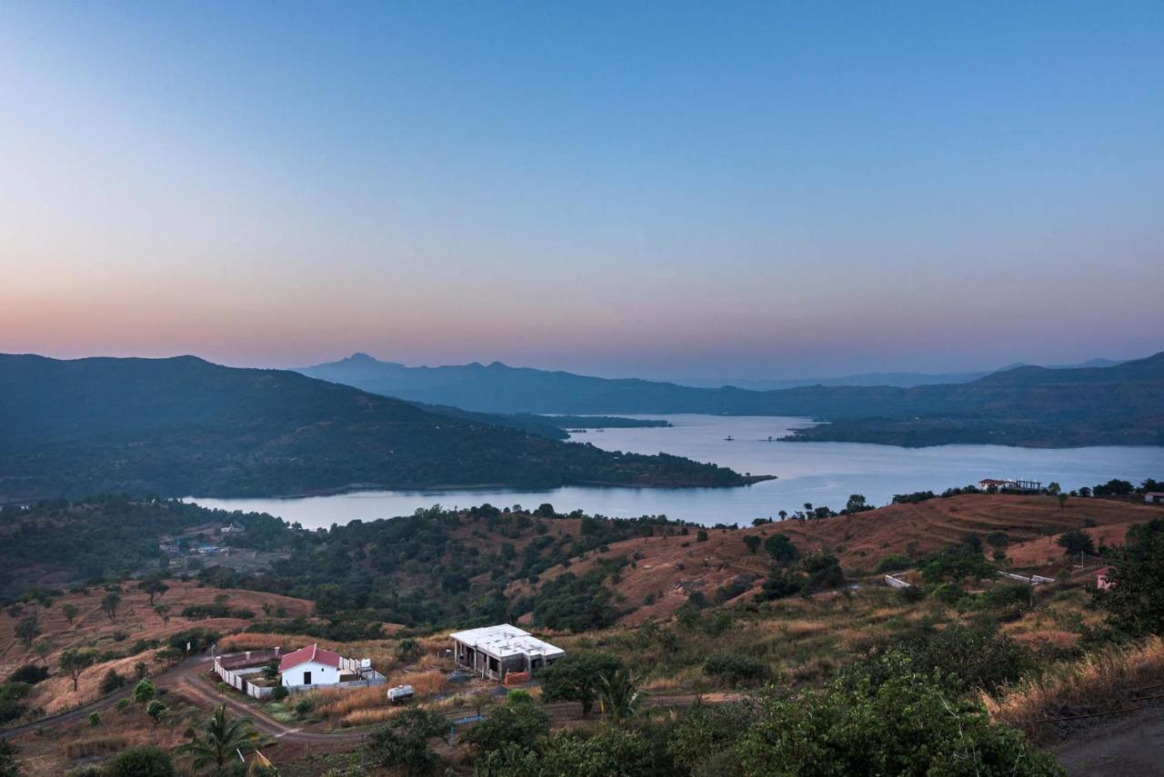 Eyes On The Lake By Stayvista - A Hillside Villa With A Captivating View Of The River Poona Buitenkant foto