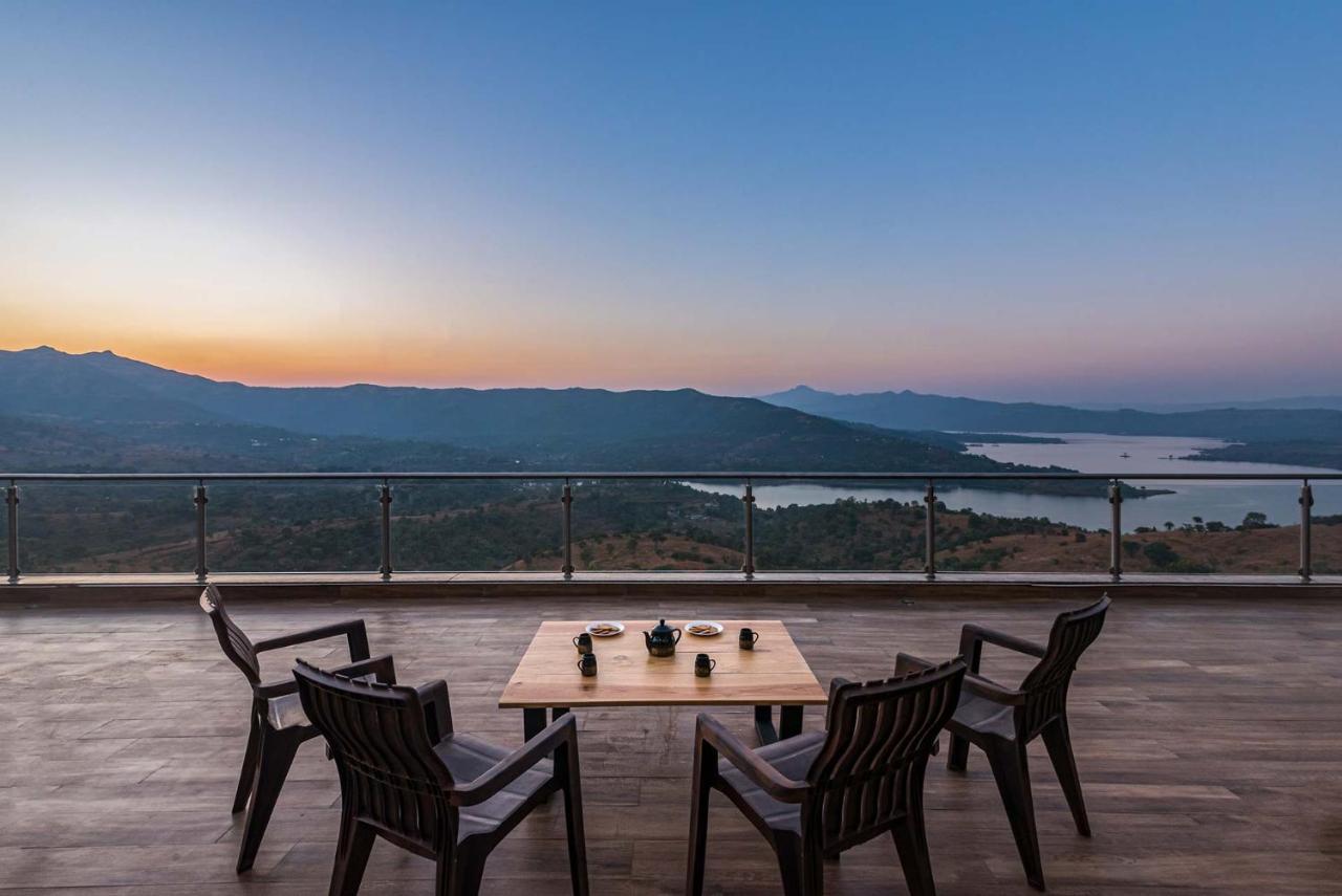 Eyes On The Lake By Stayvista - A Hillside Villa With A Captivating View Of The River Poona Buitenkant foto